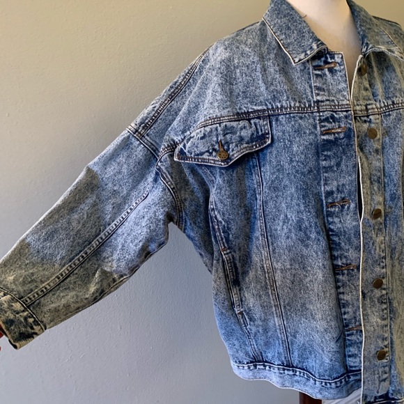 Vintage Acid Wash Oversized Denim Jacket - Picture 2 of 6